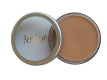Ben Nye Matte HD Foundation